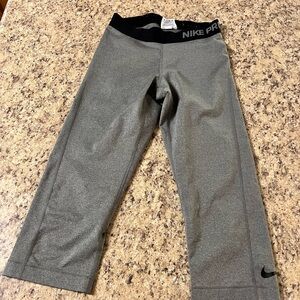 Excellent Nike Pro women’s  Gray Leggings S